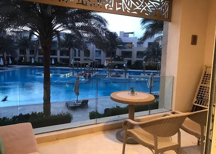 شقة Mangroovy Serene Poolside Escape Cozy 2br Wz Games الغردقة