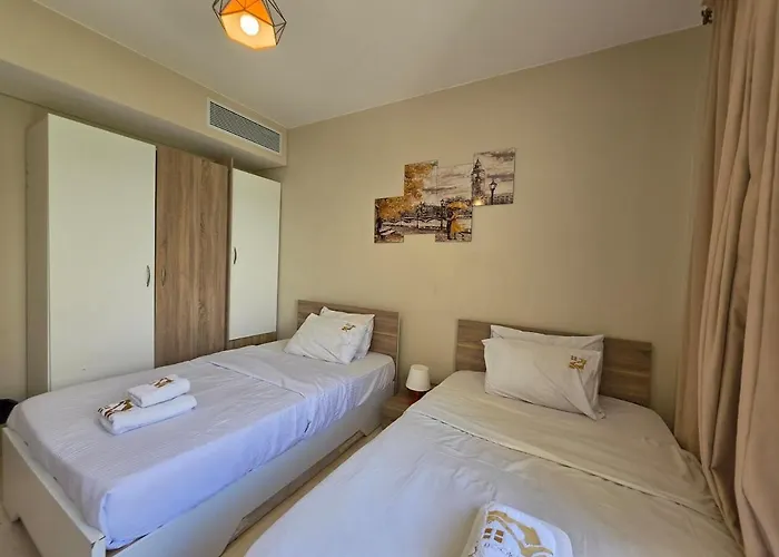 Mangroovy Serene Poolside Escape Cozy 2br Wz Games الغردقة
