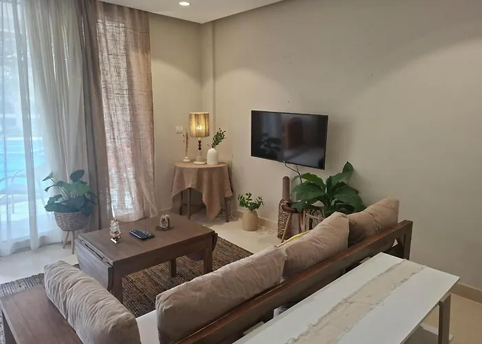 Mangroovy Serene Poolside Escape Cozy 2br Wz Games شقة