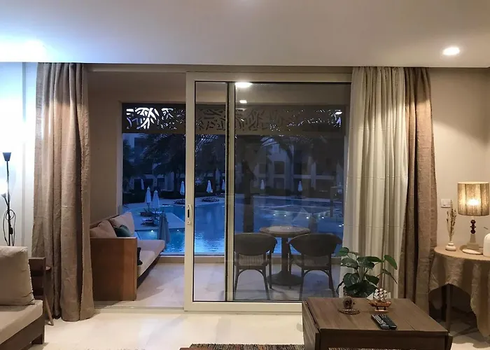 Mangroovy Serene Poolside Escape Cozy 2br Wz Games